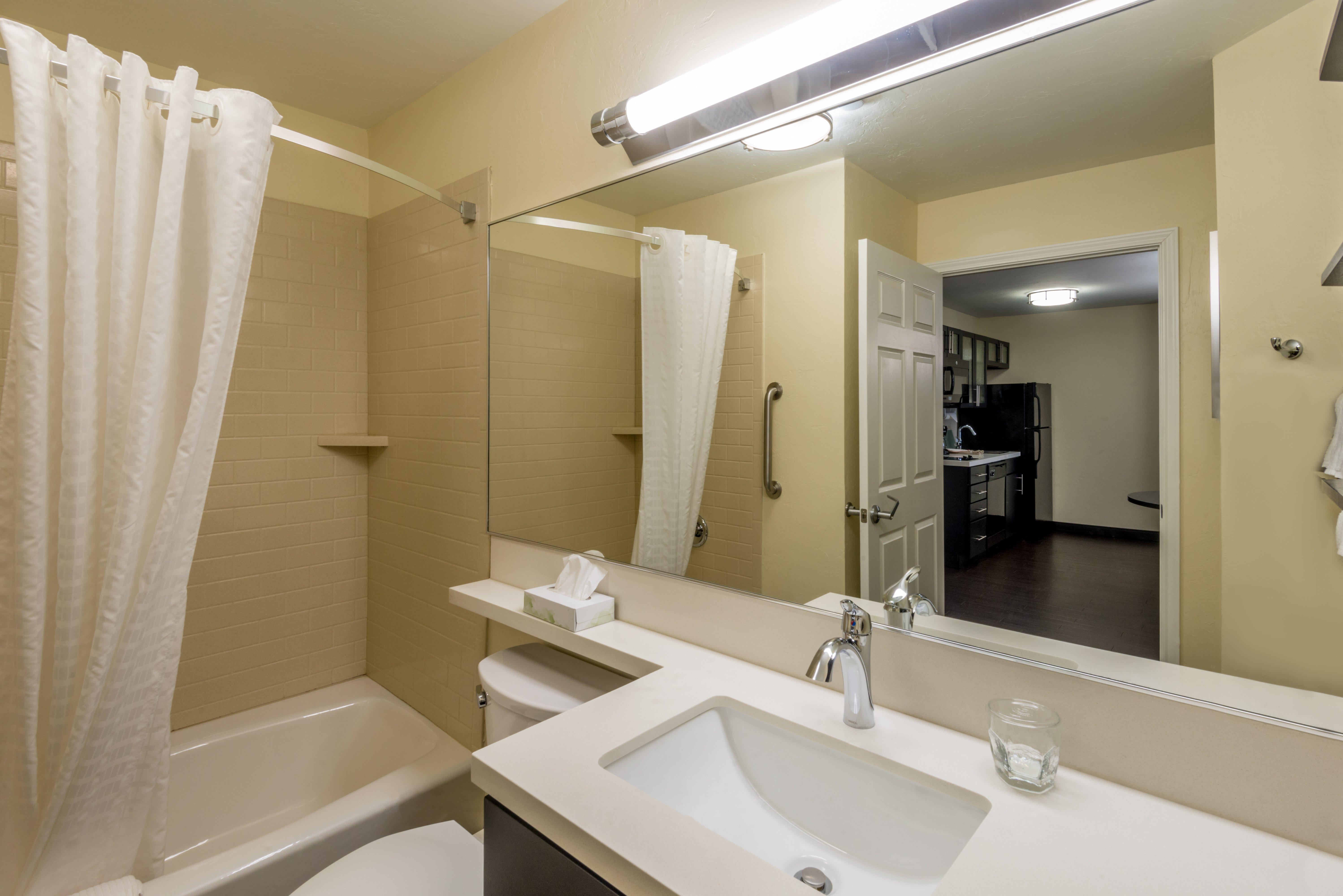 Candlewood Suites Del City By Ihg Exteriör bild